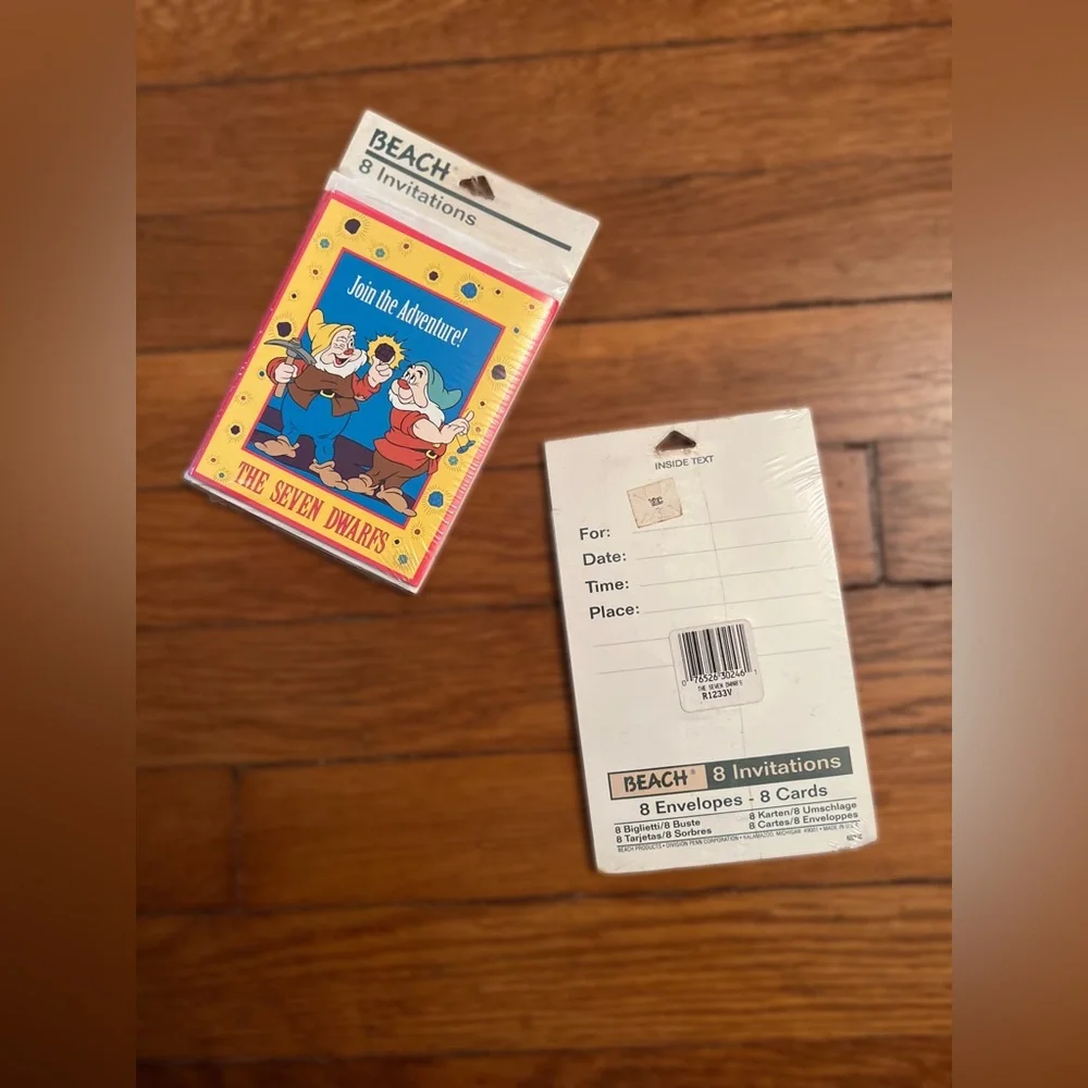 The Seven Dwarfs Yellow Invitations (2 - 8 Pack)